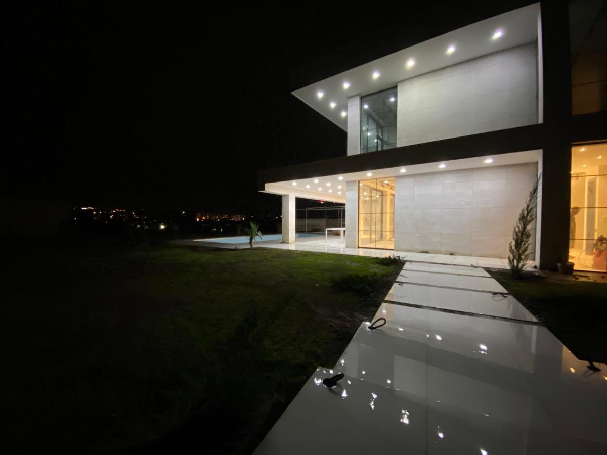 White House Yerevan Exterior photo